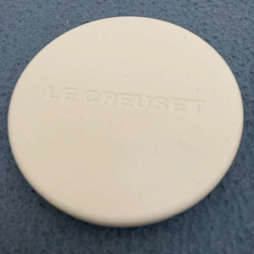NWT Le Creuset White Set of 2 Silicon Mill Caps for Salt & Pepper Mills/Grinders